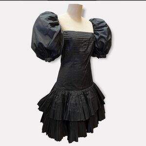 🖤Vintage 1980s Oscar De La Renta drop waist formal dress.